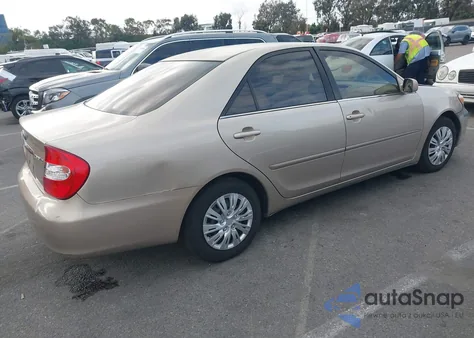 2004 Toyota Camry Le z USA, uszkodzony, nr VIN 4T1BE32K94U854215